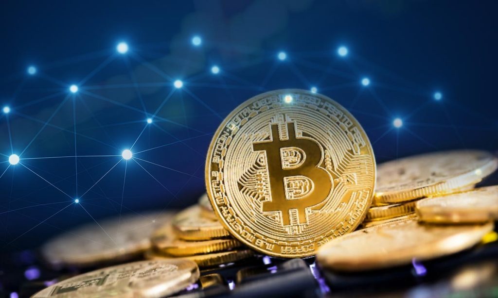 Apstraktna mreža svetlećih čvorova i linija na plavoj pozadini, simbol blokčejn (blockchain) mreže.